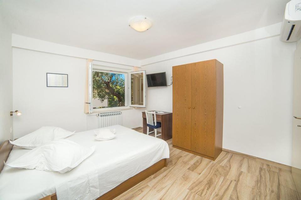 Apartmani Stipan Брела Экстерьер фото